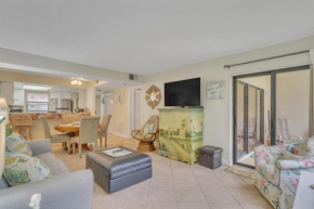 Cute 1BR Condo Directly on Beach condo